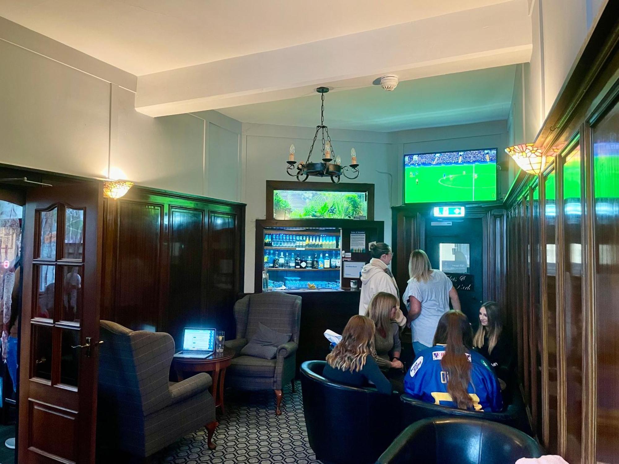 The Elbow Room Kirkcaldy Eksteriør bilde